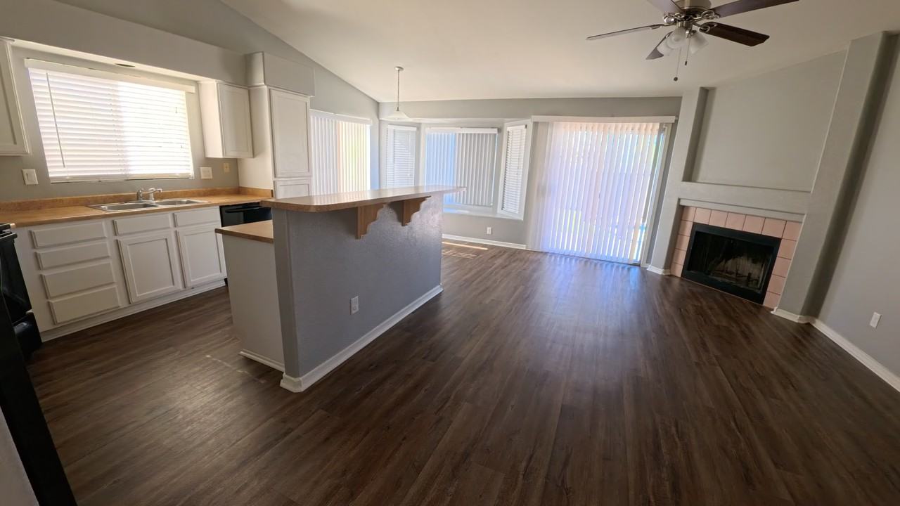 6218 E Colby St #1 - Photo 4 of 13