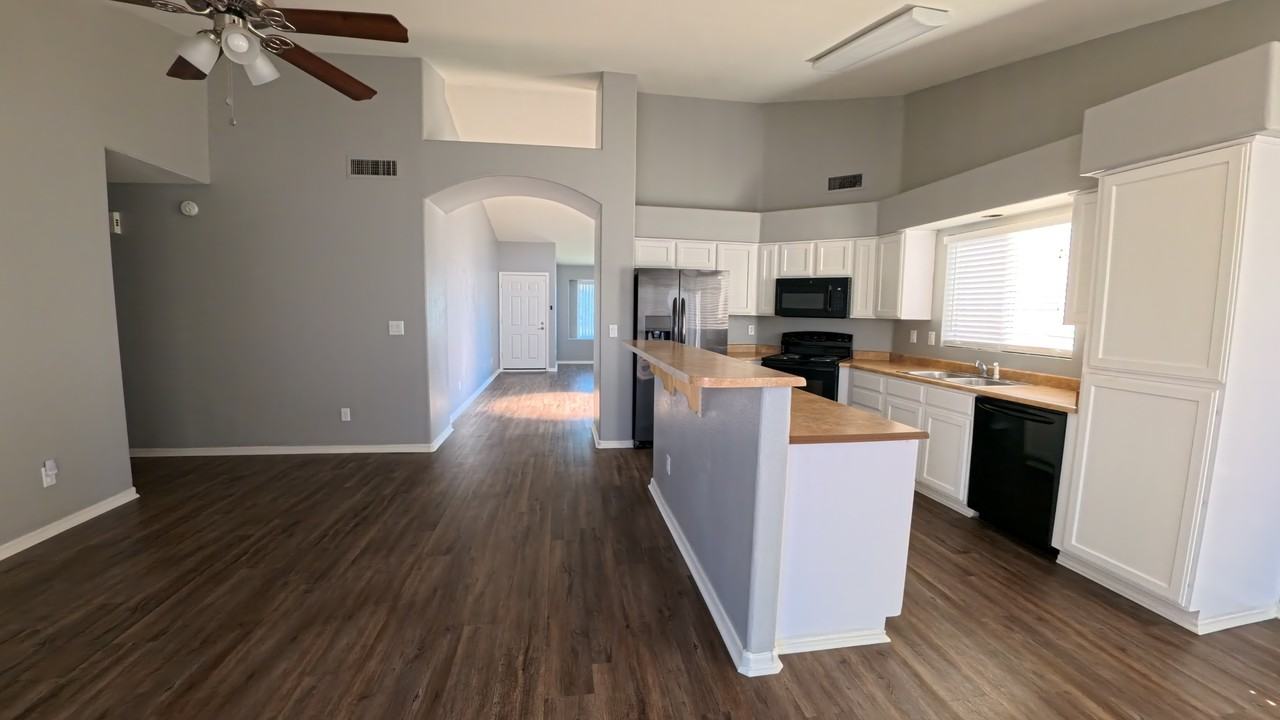 6218 E Colby St #1 - Photo 5 of 13
