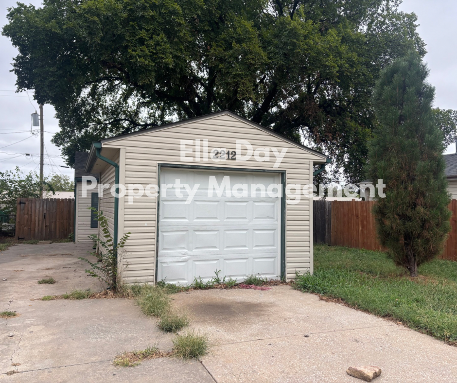 2212 S Santa Fe St #1