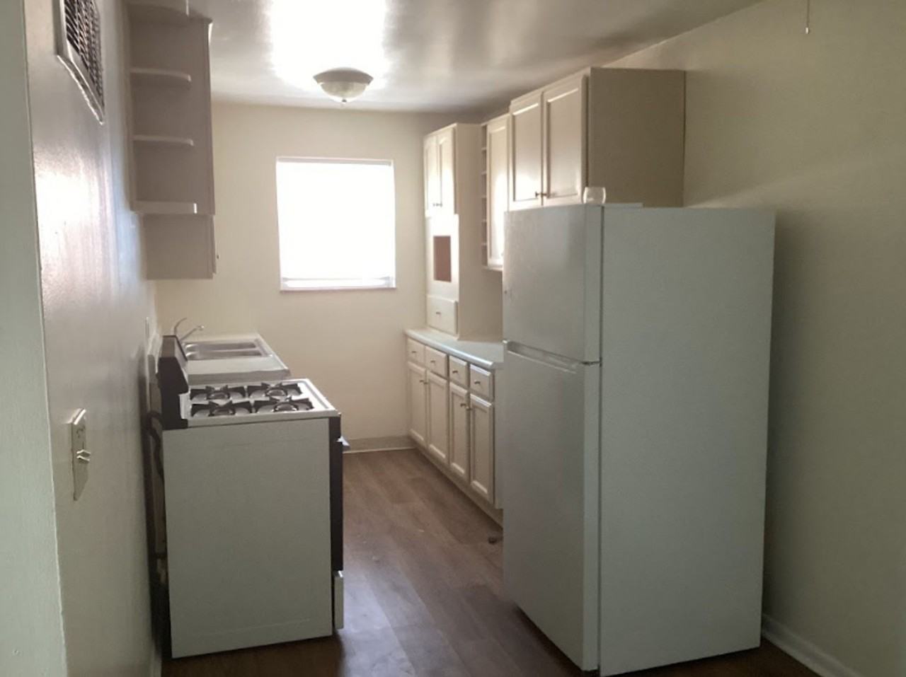 Crestview - Photo 4 of 30