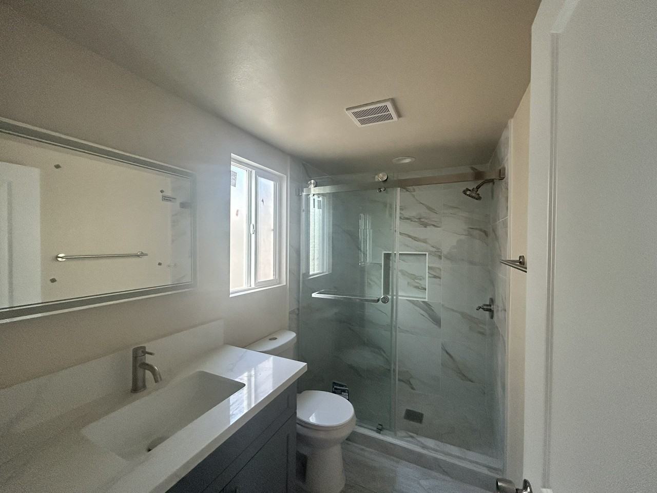 921 East 6th Street - Photo 3 of 19