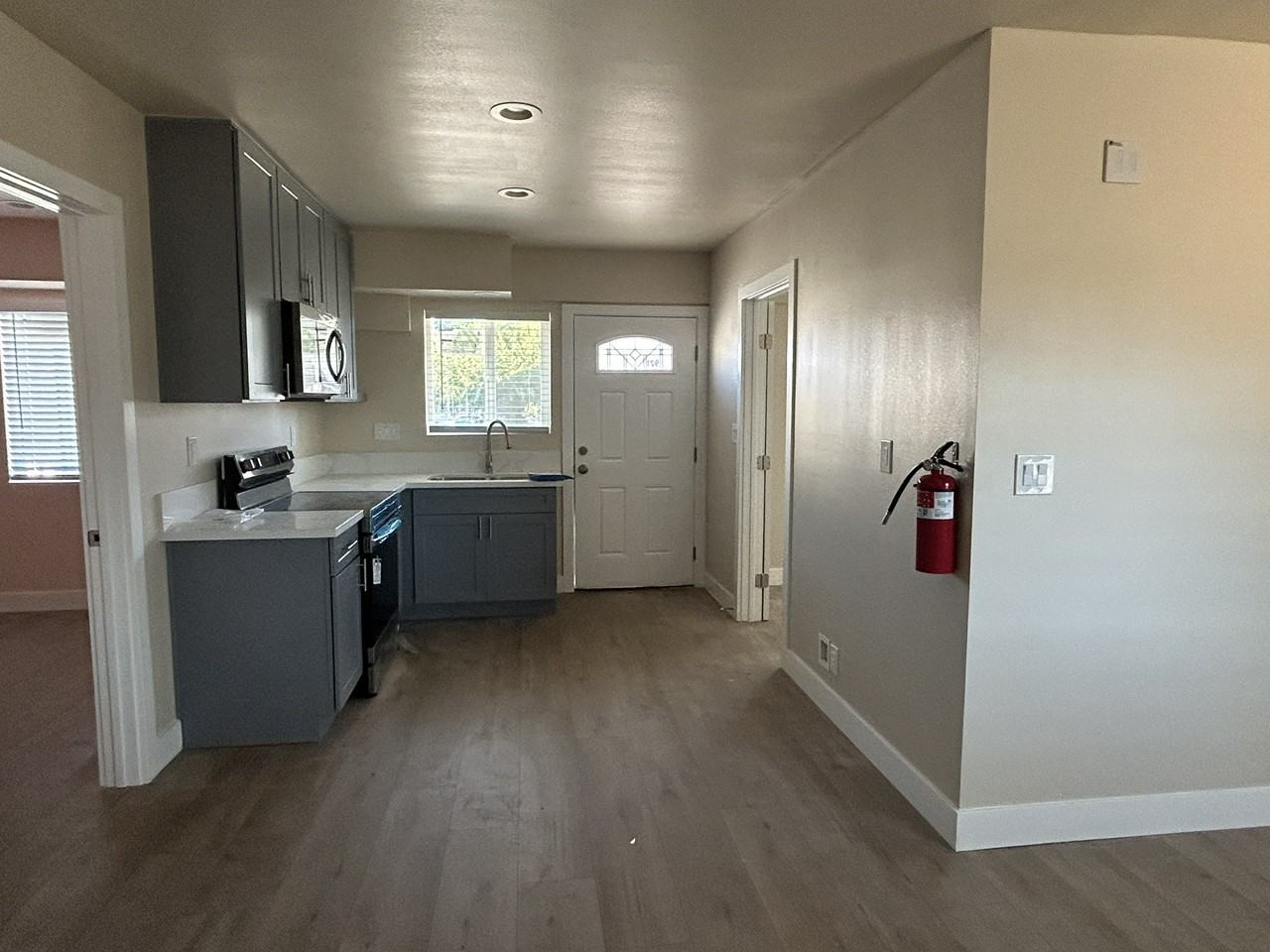 921 East 6th Street - Photo 2 of 19