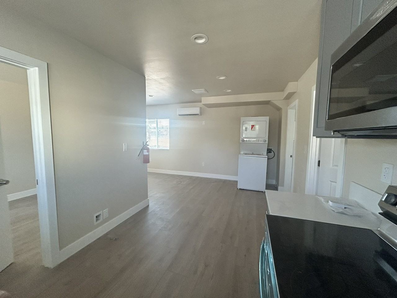 921 East 6th Street - Photo 7 of 19
