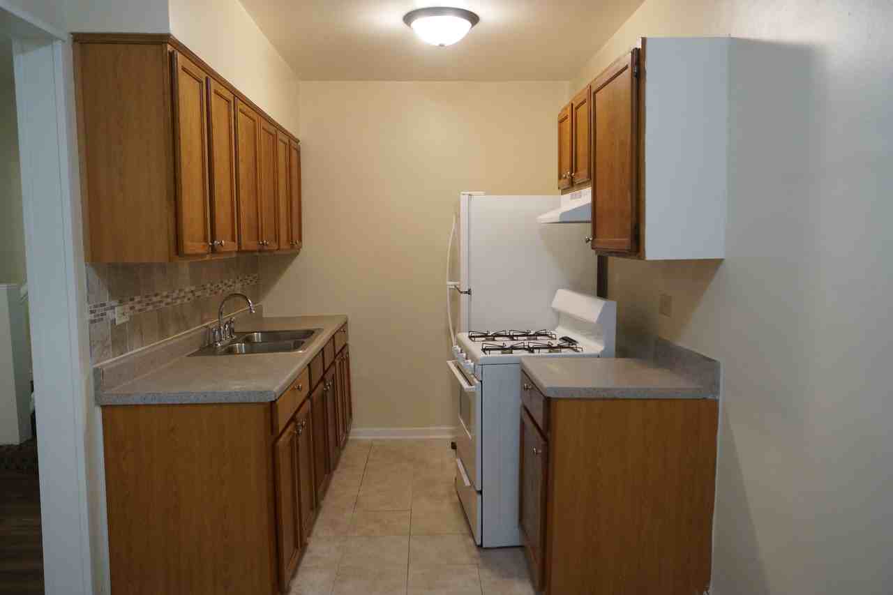 6945 S. CrandonApt G1 #G1 - Photo 3 of 6