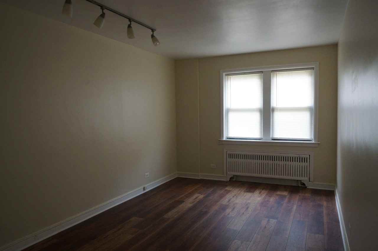 6945 S. CrandonApt G1 #G1 - Photo 5 of 6