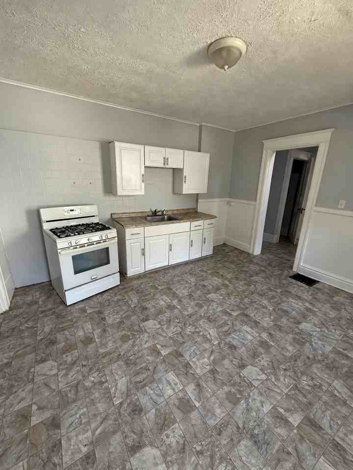 83 Parsells Ave #85 - Photo 3 of 20