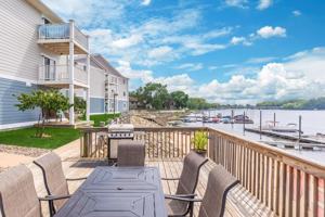 featured image of 403 Gillette St