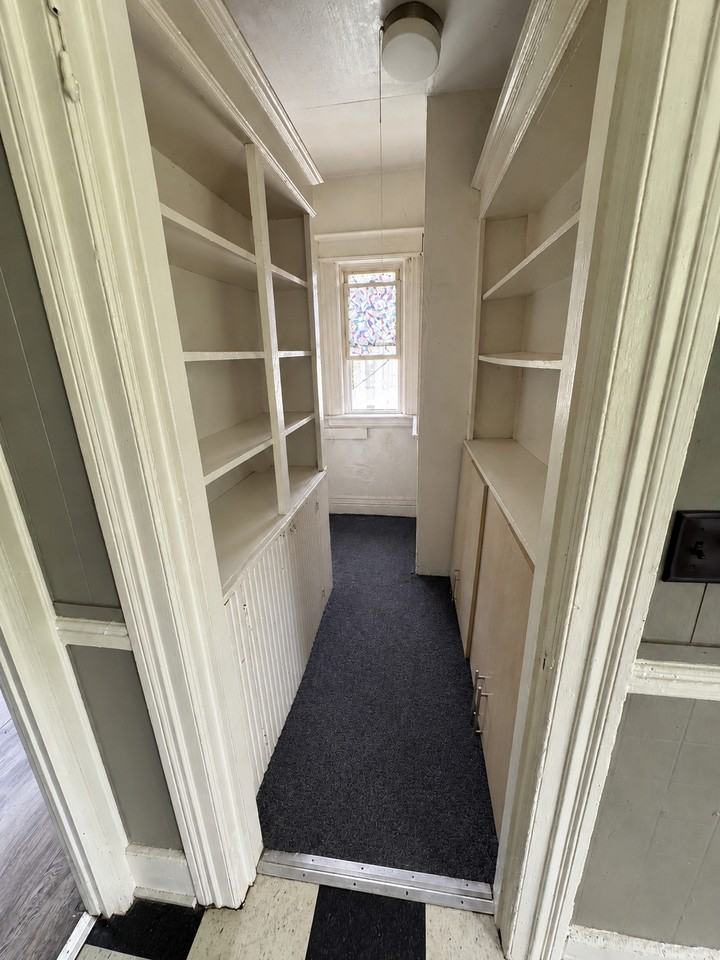 829 Plymouth Ave S #829 - Photo 4 of 16