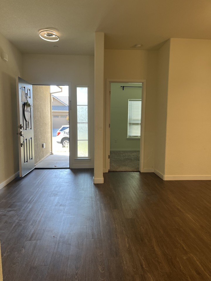 1031 Beymer Loop #1 - Photo 3 of 18