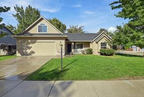 featured image of 2831 N Sweetwood Ave