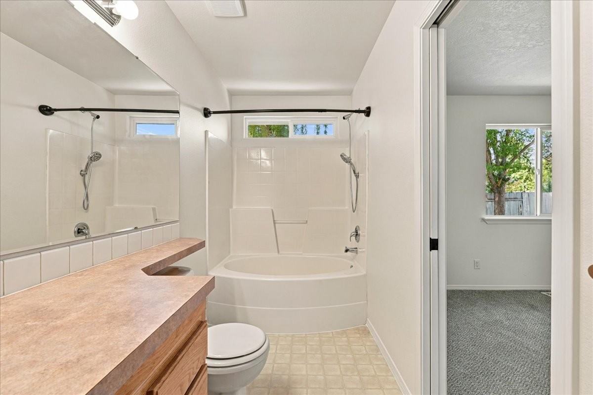 2831 N Sweetwood Ave - Photo 7 of 19