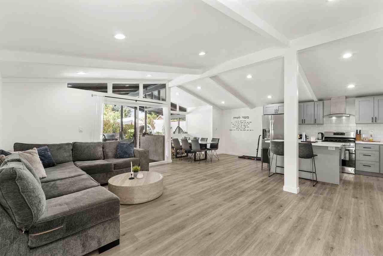 6413 Wystone Ave #1 - Photo 4 of 27