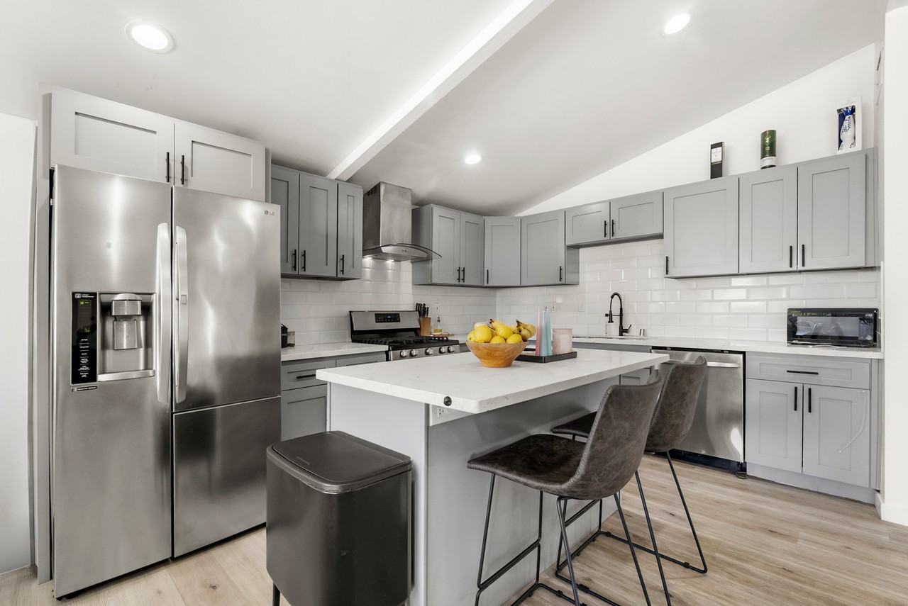 6413 Wystone Ave #1 - Photo 5 of 27