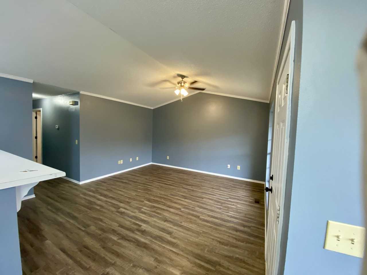 147 Rockyreef Cir #1 - Photo 2 of 12