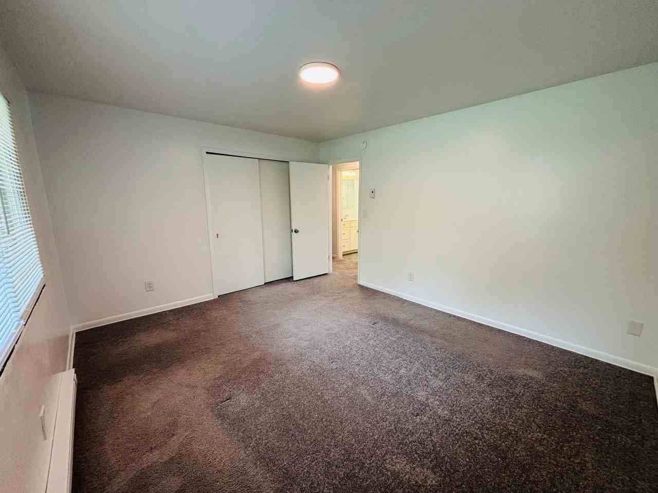 109 Northview Dr - Photo 2 of 5