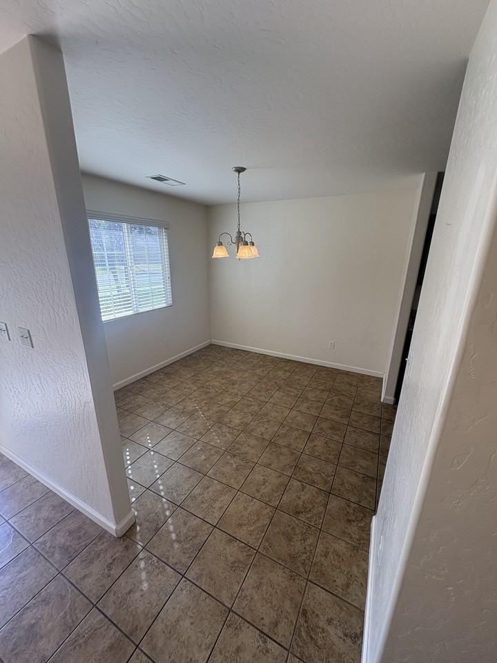 3431 N Linda Vista St #1 - Photo 3 of 19
