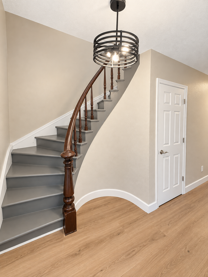 727 Bluff St #1 - Photo 4 of 9