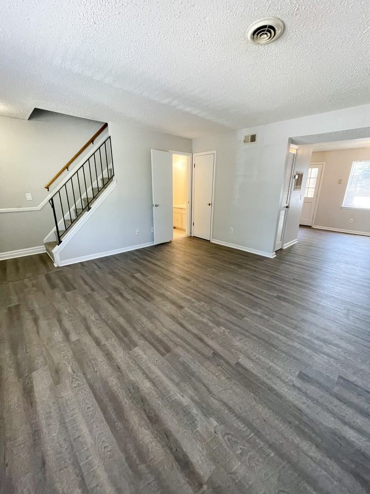 4605 Grove Park Ln #1 - Photo 4 of 12
