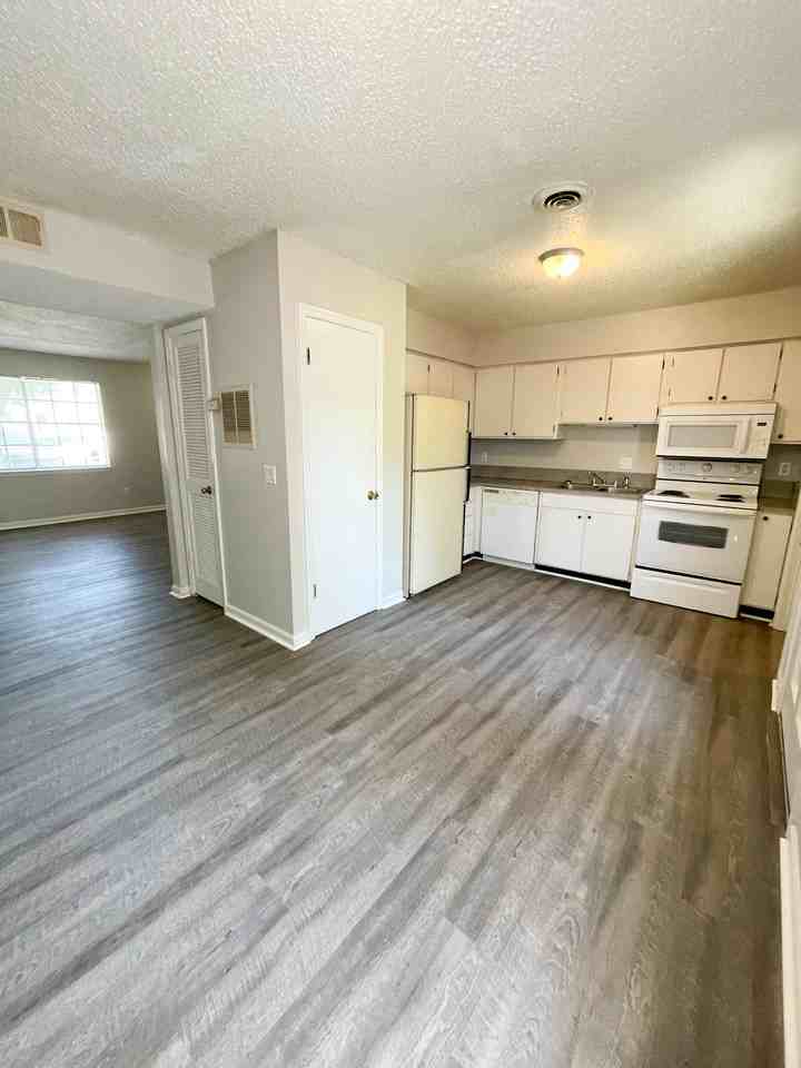 4605 Grove Park Ln #1 - Photo 6 of 12