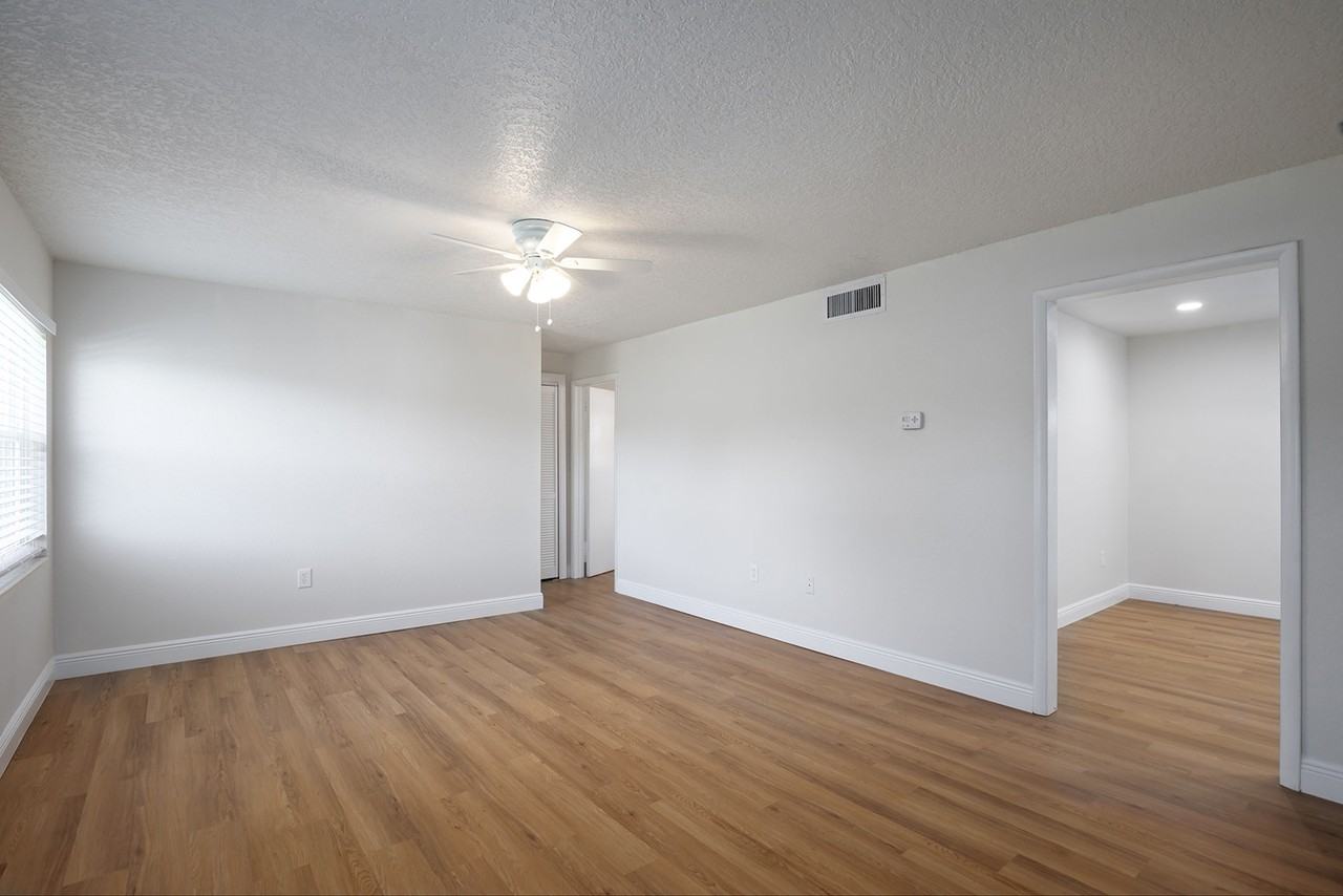 101 S Bumby Ave #L12 - Photo 4 of 8