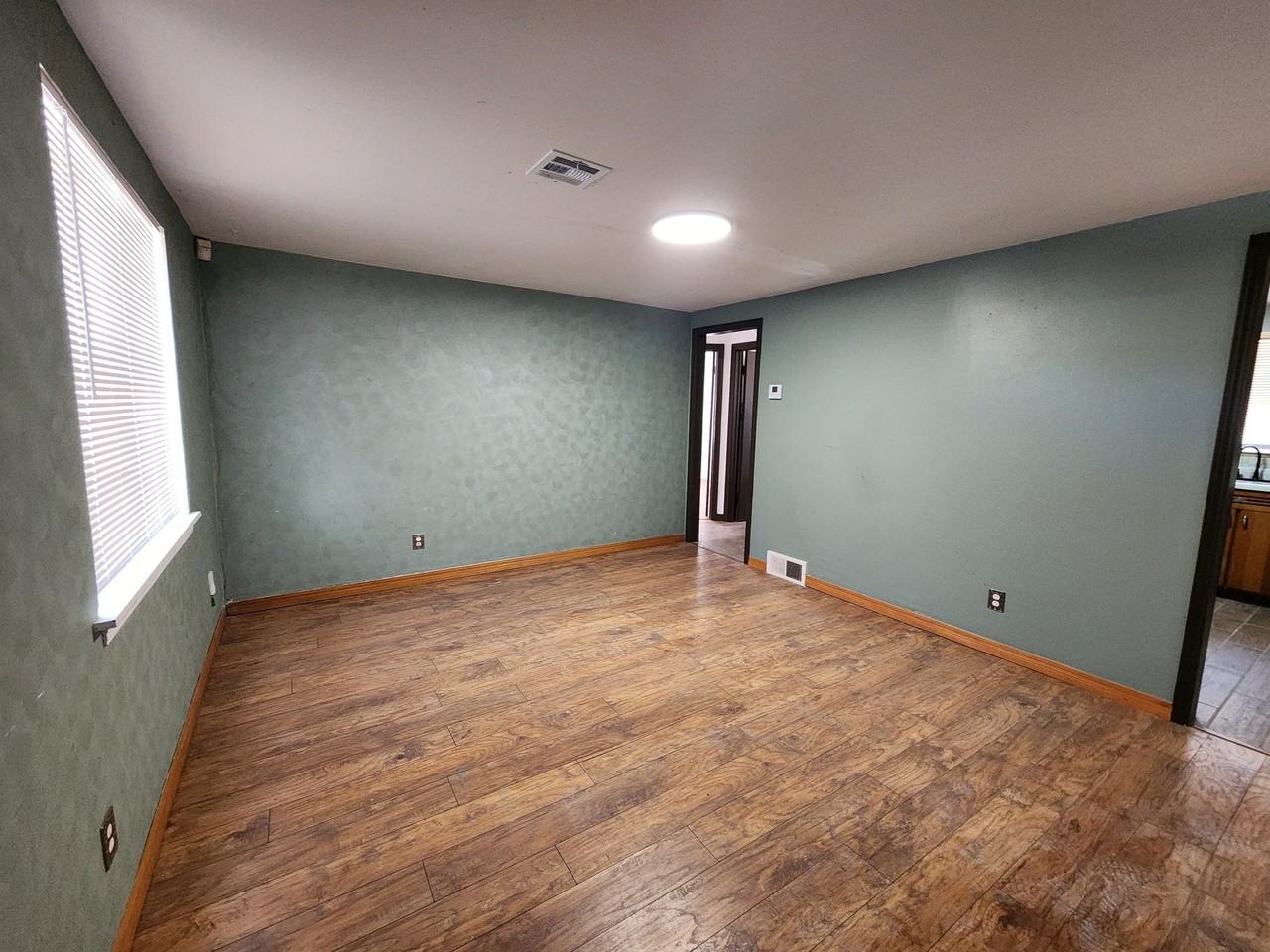 2313 Trosper Pl #1 - Photo 4 of 22