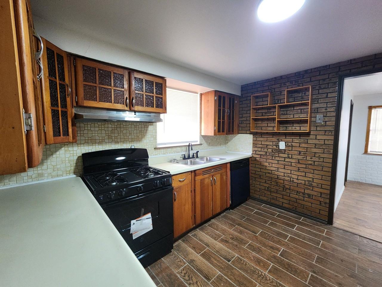 2313 Trosper Pl #1 - Photo 7 of 22