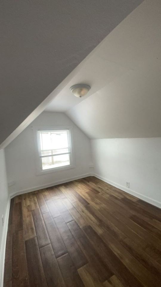 119 E 8th St - Photo 3 of 10