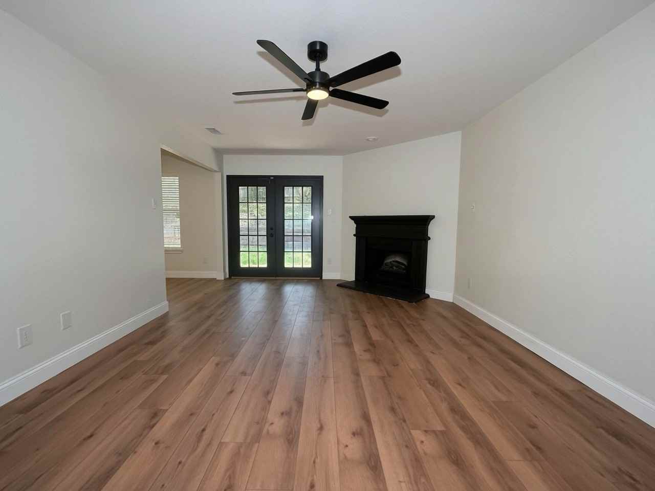 1708 Creekside Ave #1 - Photo 4 of 10