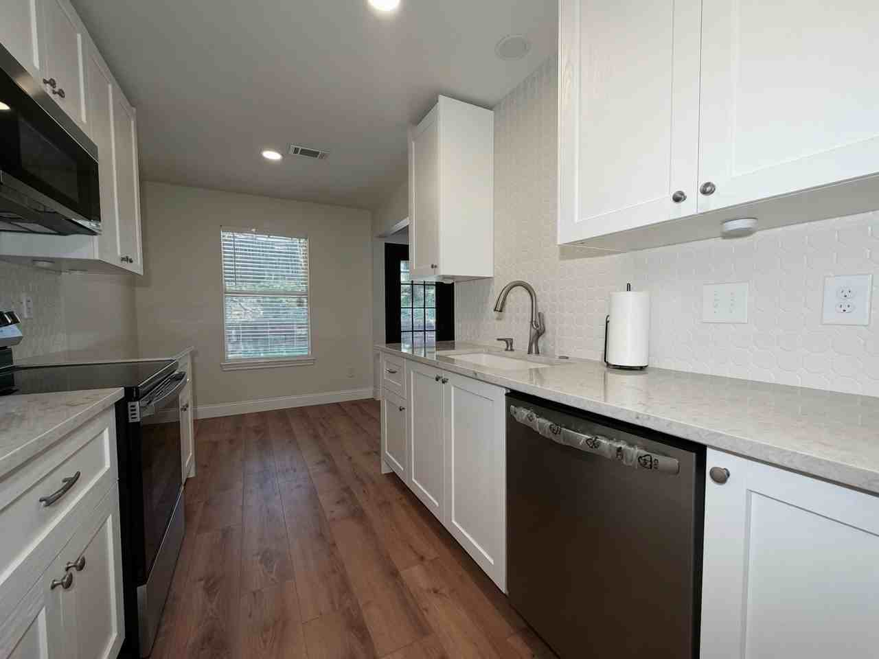 1708 Creekside Ave #1 - Photo 5 of 10