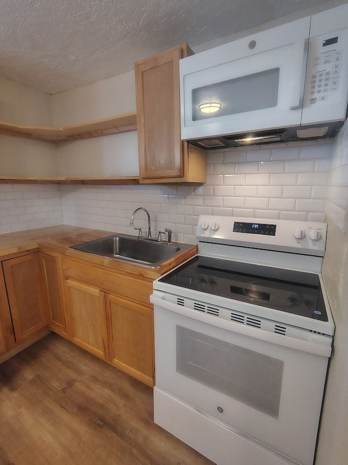 602 S Woody Dr #1 - Photo 3 of 17