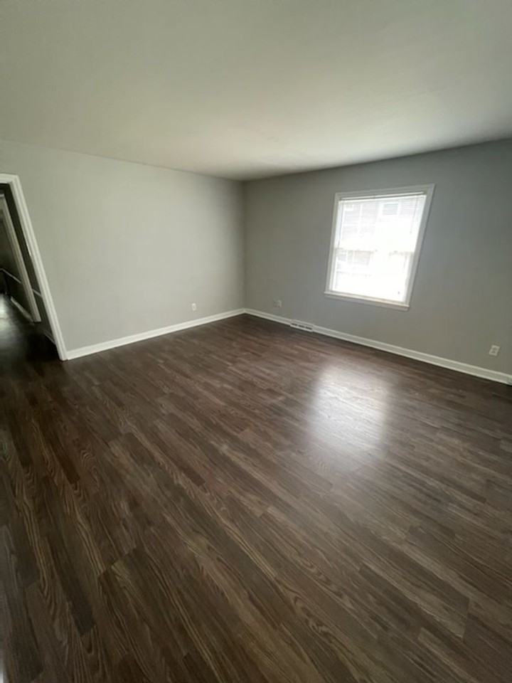 1194 W 4th St #A - Photo 2 of 7