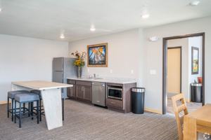 featured image of 1201 Enterprise Dr E