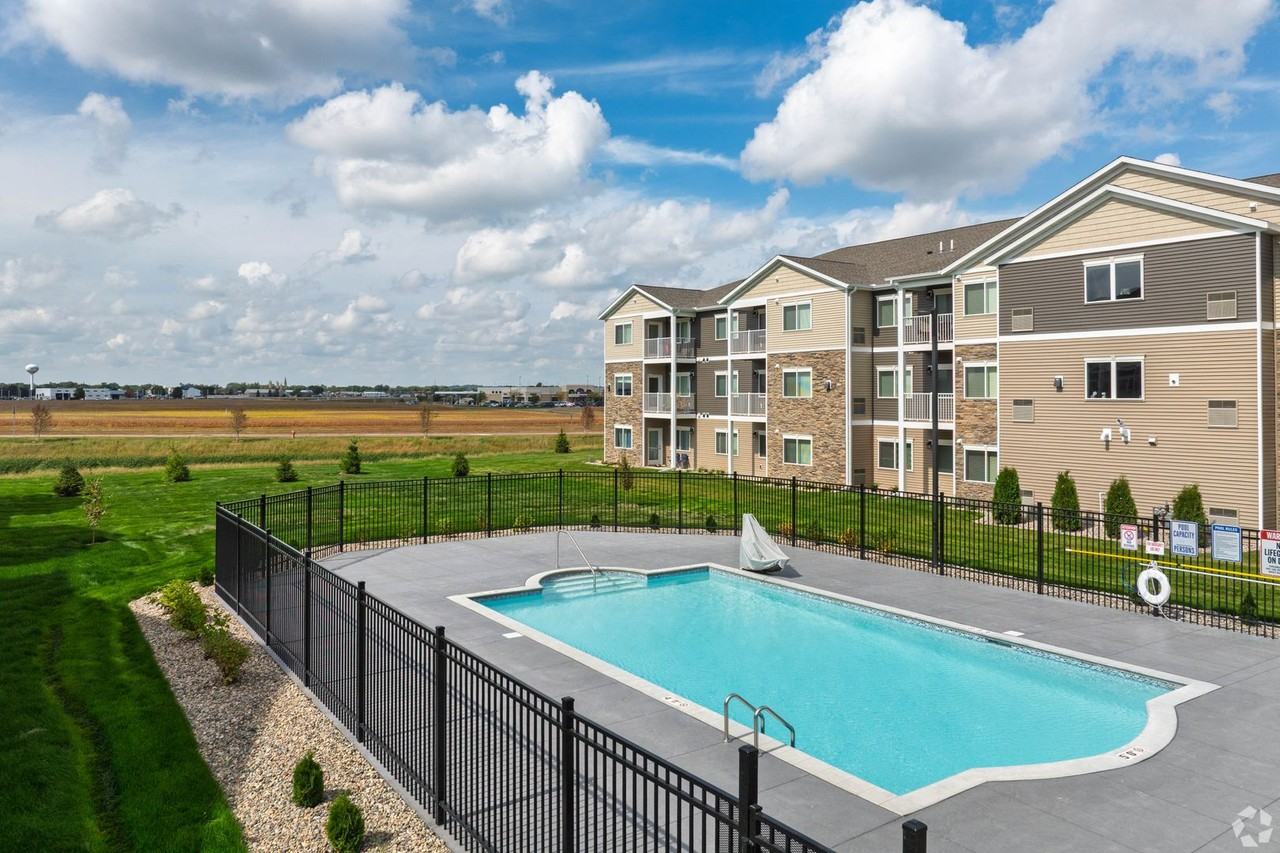 Hickory Grove Apartments (A) - Photo 5 of 50
