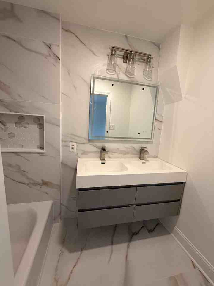 631 N. Monroe St. - Photo 5 of 34