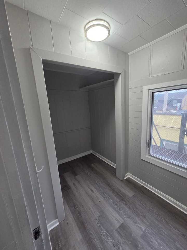 926-928 W. Walnut Street - Photo 7 of 27