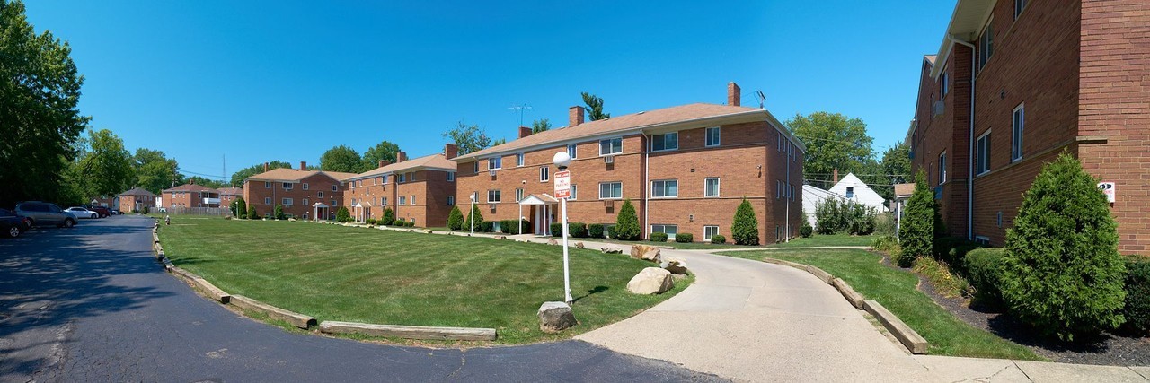 Briardale Commons - Photo 2 of 49