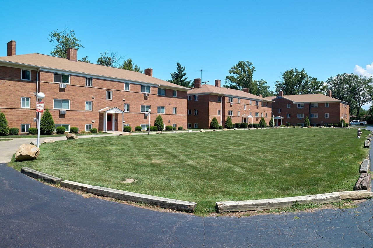 Briardale Commons - Photo 3 of 49