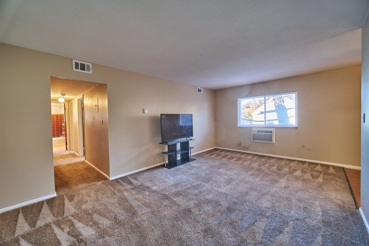 Briardale Commons - Photo 6 of 49