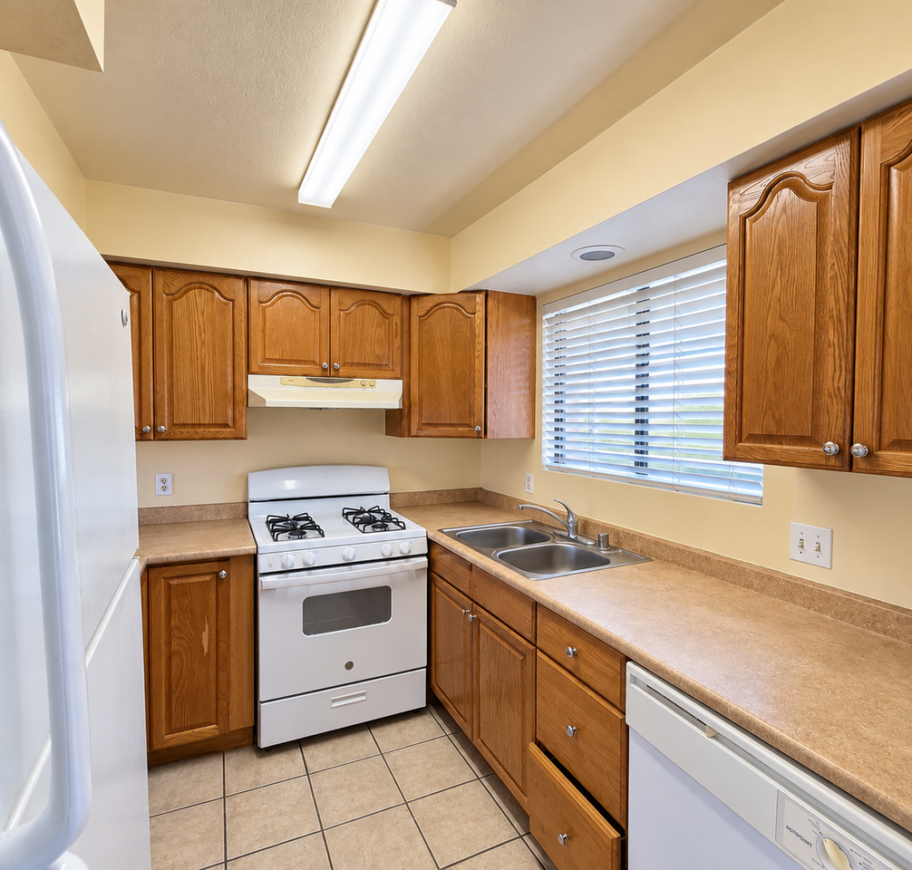 4471 48th St #D - Photo 6 of 12