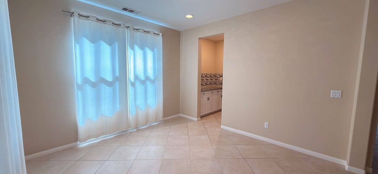 31361 Caprice Rd - Photo 3 of 16