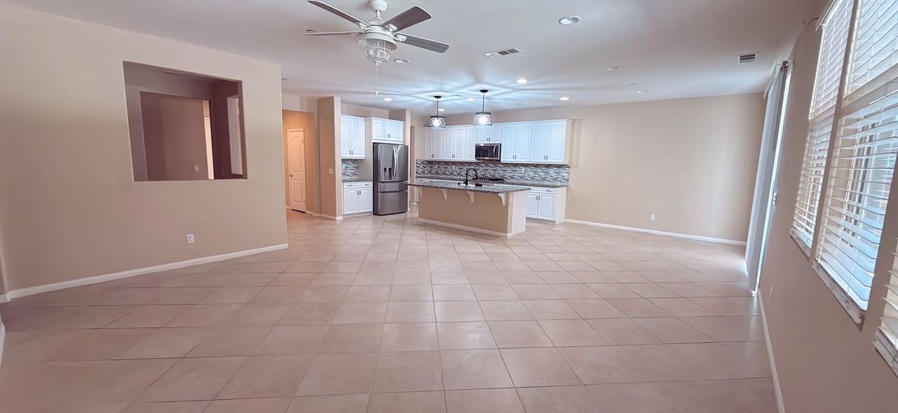 31361 Caprice Rd - Photo 4 of 16