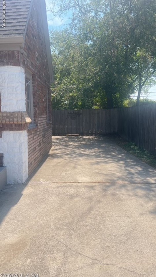 804 Austin St - Photo 3 of 33