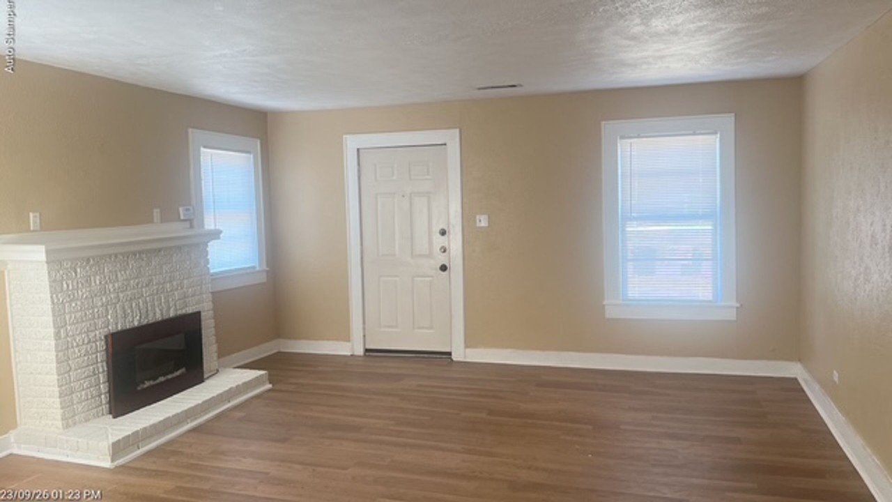 804 Austin St - Photo 4 of 33
