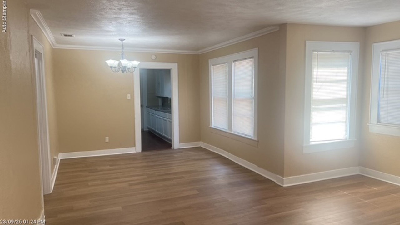 804 Austin St - Photo 6 of 33