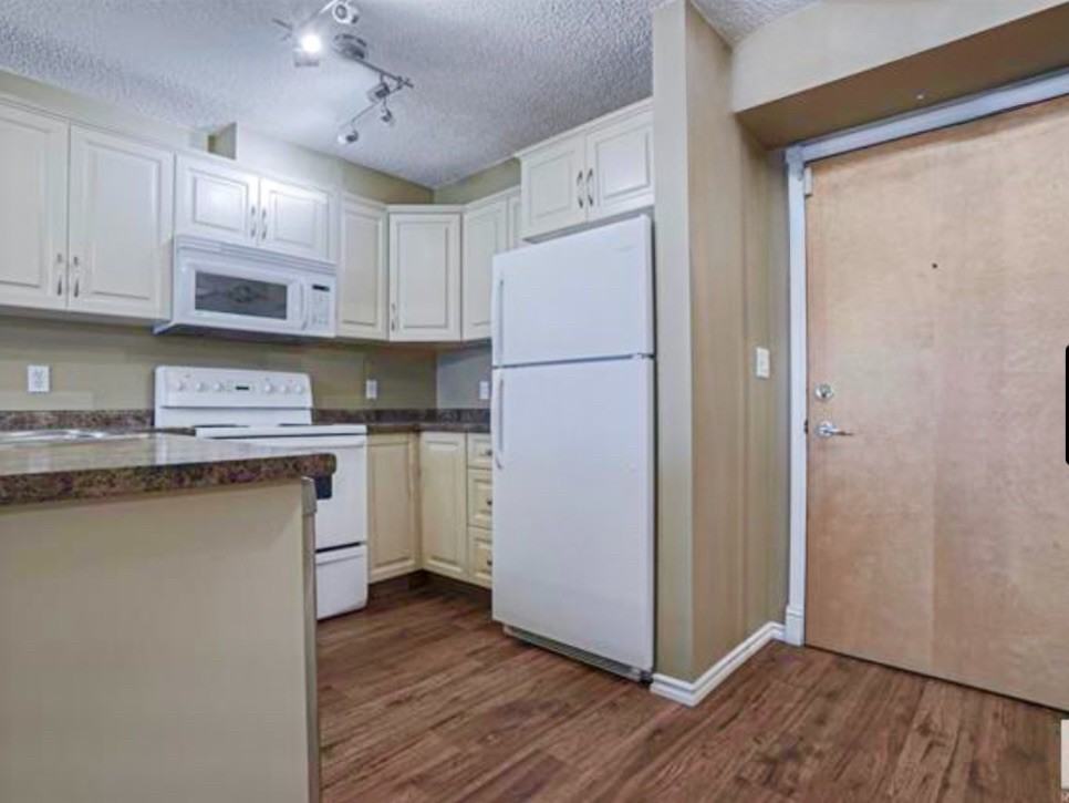 17404 64 Ave NW - Photo 3 of 10