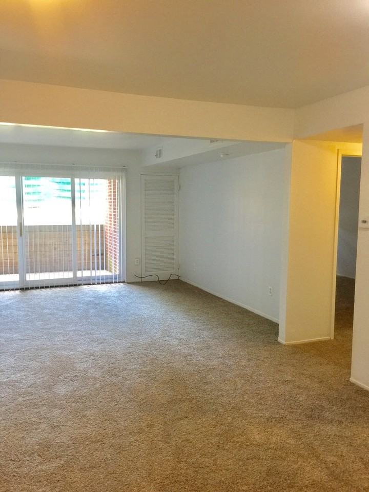 Ambassador West Apartments - Photo 4 of 19