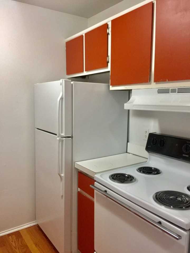 Ambassador West Apartments - Photo 7 of 19
