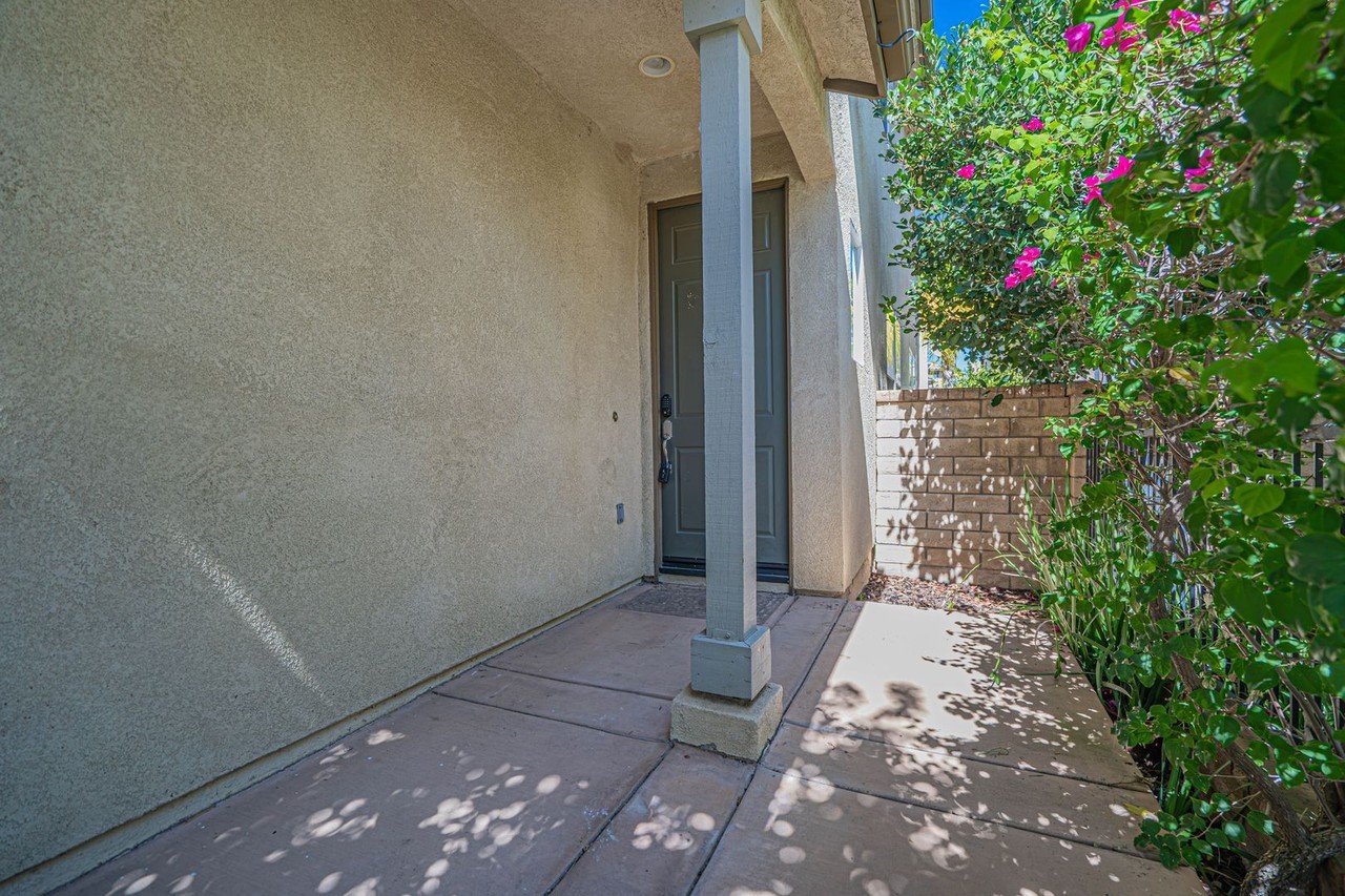 29270 Hatari Way - Photo 2 of 35