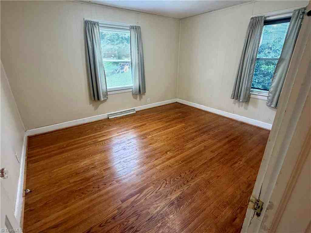 1003 Charlotte Ave - Photo 3 of 8