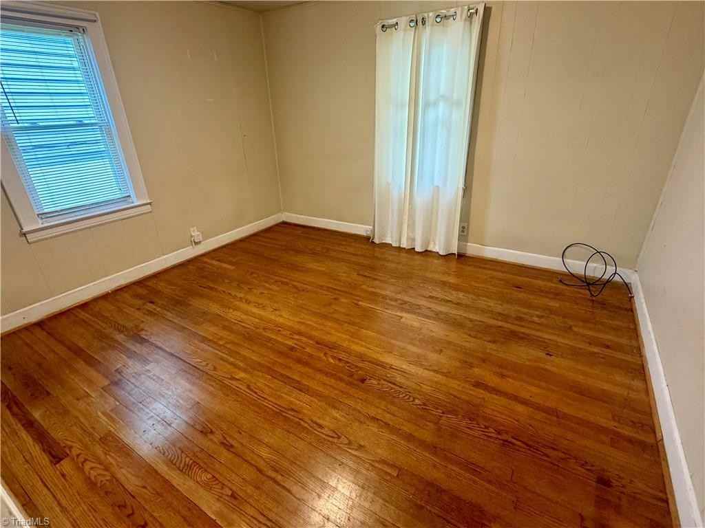 1003 Charlotte Ave - Photo 4 of 8